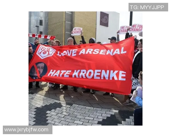 当今足球五大球星是谁 谁将主宰未来足坛的荣耀与传奇