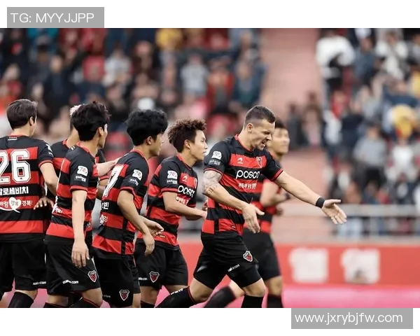 揭秘足球星装备如何助力球员在赛场上展现速度力量与技巧