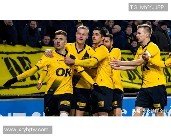 三位足球巨星同场竞技：技术对决与赛场魅力引爆全球观众热情